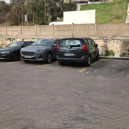 Le Petit Debrousse, Confort Calme Et Parking