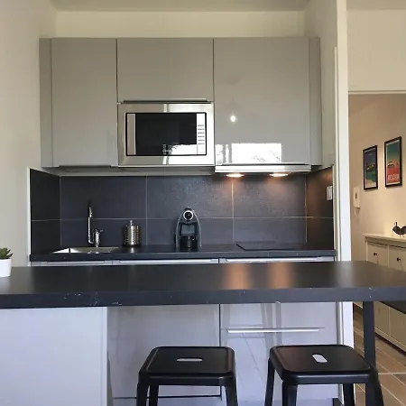 Le Petit Debrousse, Confort Calme Et Parking Apartamento